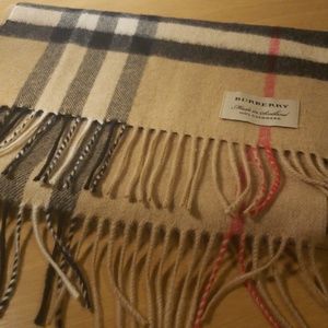 SOLD - Authentic cashmere checkered Burberry scarf